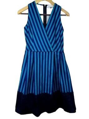 Closet London Women's Dress Size 4 Blue Striped V-Neck Sleeveless A-Line Dress